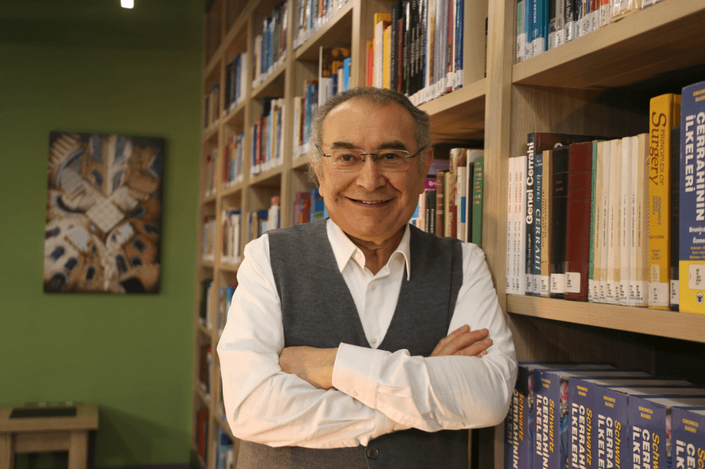 Prof. Dr. Nevzat Tarhan: "En iyi antidepresan karşılıksız iyilik yapmak!"